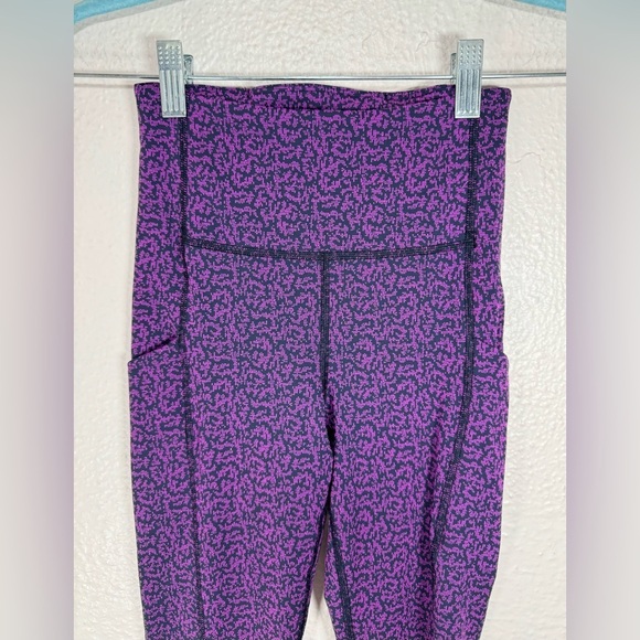Athleta Purple and Black Ultimate Stash Pocket Textured 7/8 Tight Women’s XXS - Picture 2 of 10